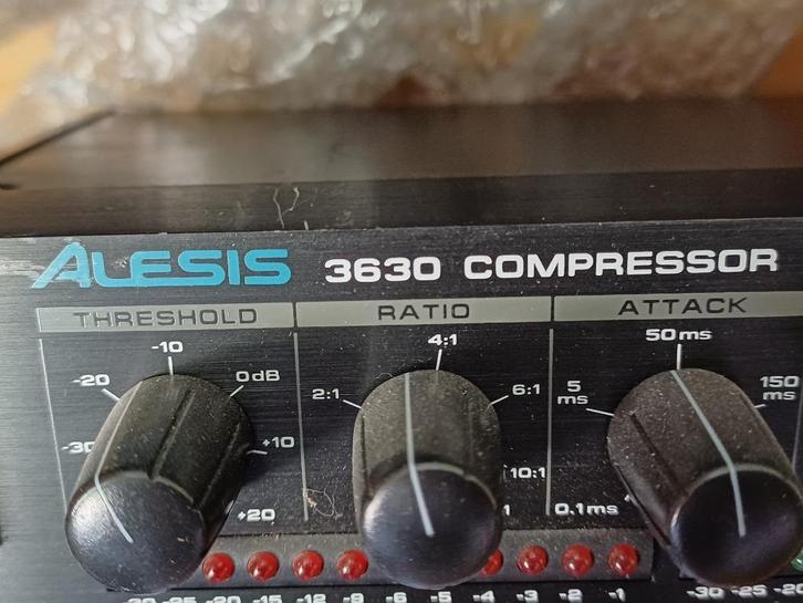 Alesis 3630 Compressor / Limiter, Muziek en Instrumenten, Effecten, Gebruikt, Compressor, Ophalen of Verzenden