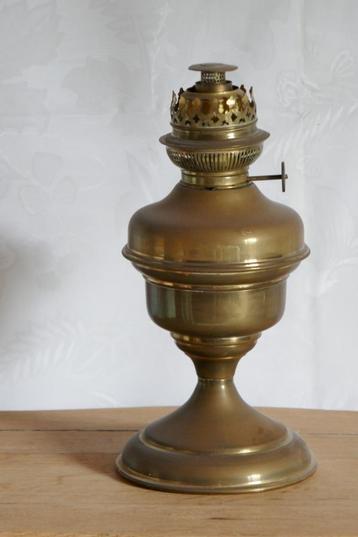 koperen petroleum lamp beschikbaar voor biedingen
