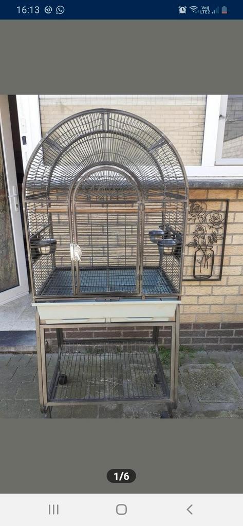 Papegaaien/ parkietenkooi op wieltjes. Zie beschrijving., Dieren en Toebehoren, Vogels | Hokken en Kooien, Zo goed als nieuw, Ophalen