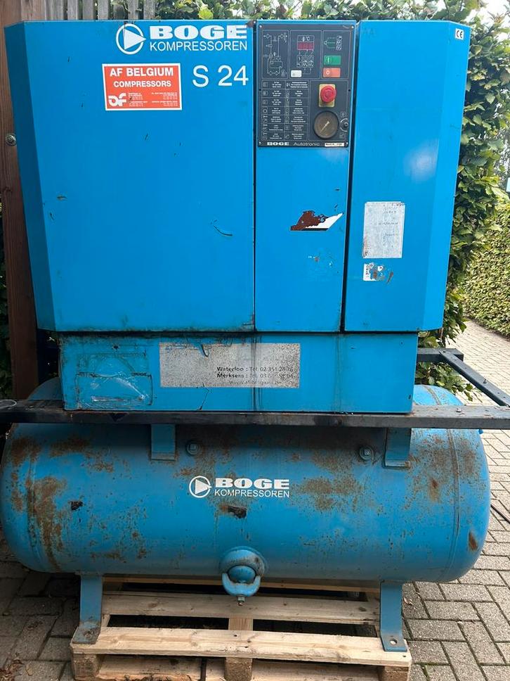 Boge schroefcompressor, Doe-het-zelf en Bouw, Compressors, Gebruikt, 6 tot 10 bar, 100 liter of meer, 800 liter/min of meer, Geluidgedempt