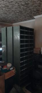 Antieke ijzeren kasten, Ophalen