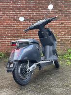 État de la salle d'exposition Super Soco 0 km, Classe B (45 km/h), Enlèvement, Électrique, Neuf