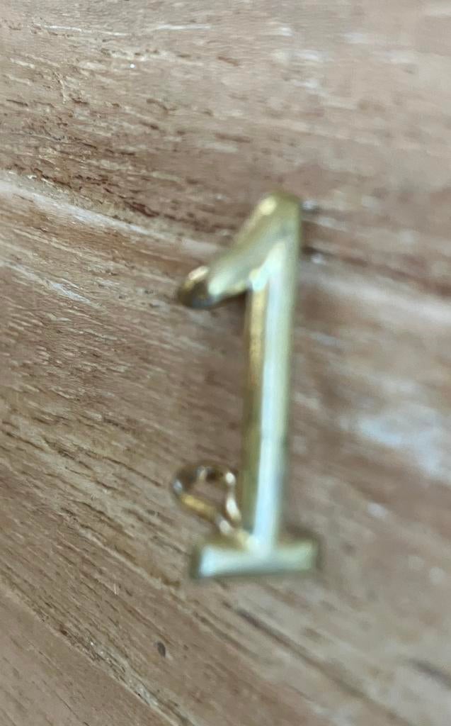 Insigne n 1, Collections, Enlèvement ou Envoi