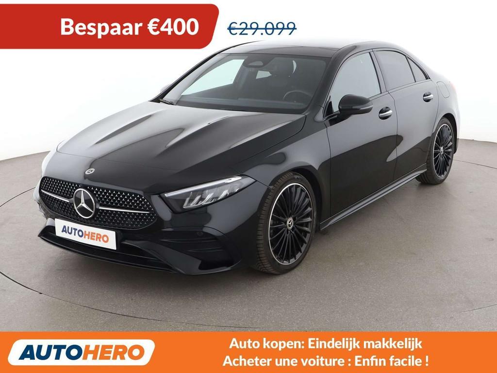 Mercedes-Benz A-Klasse 180 A 180 d AMG Line (bj 2023), Auto's, 4 deurs, Gebruikt, 116 pk, Alcantara