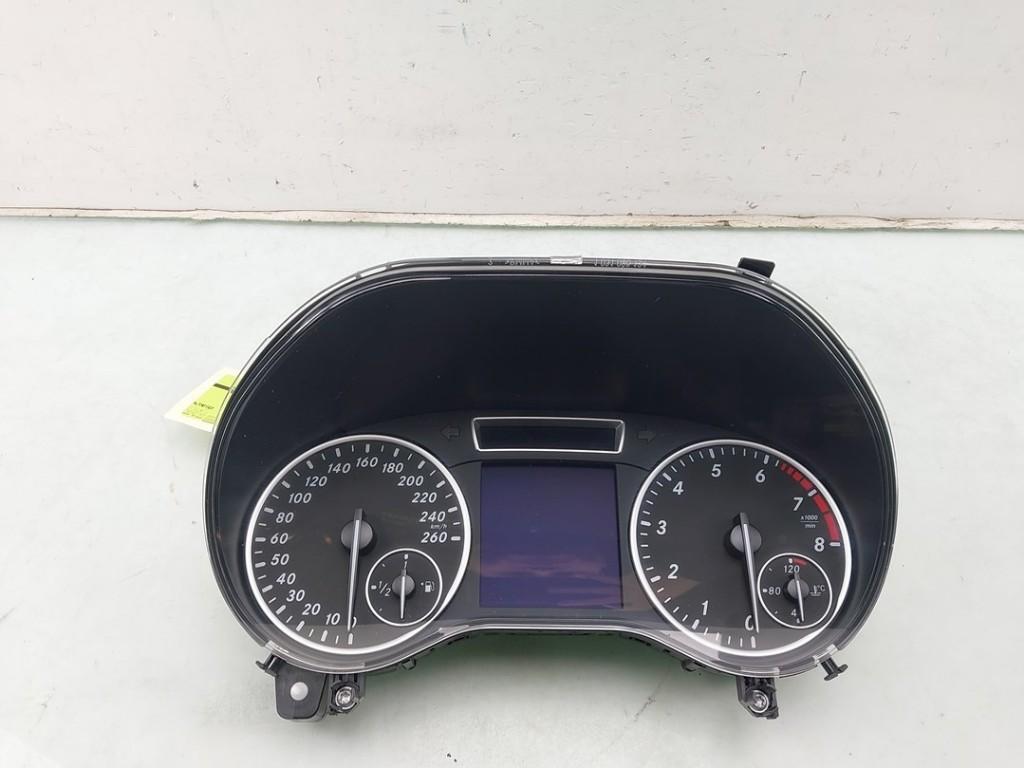 INSTRUMENTS DE BORD Mercedes-Benz A (W176) (01-2012/05-2018), Utilisé, Mercedes-Benz