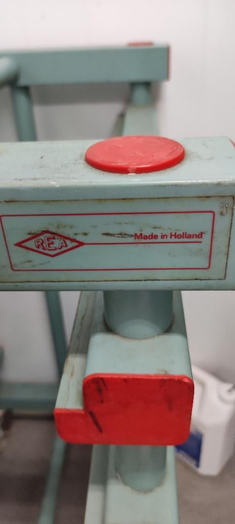 inox tafels , inox kar , pvc kar merk rea (4 verschillenden), Ophalen