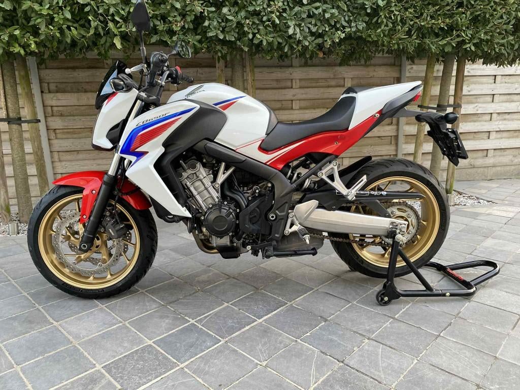 Honda cb 650f **HRC uitvoering** 8900km*** nieuwe staat ***, Permis Moto A, Entreprise, Plus de 35 kW, Neuf