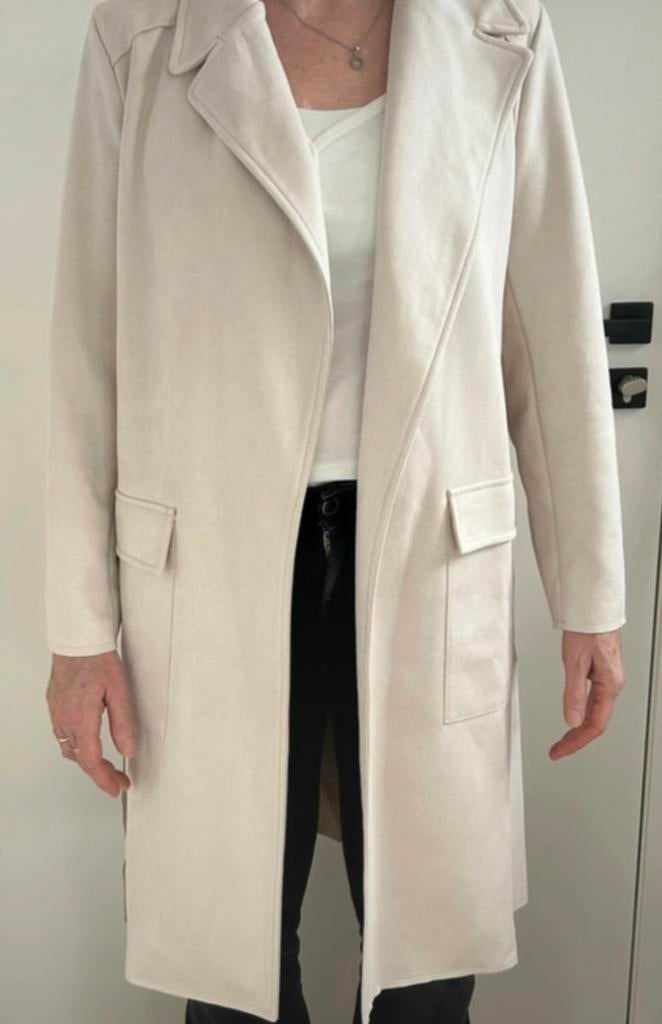 Suède trenchcoat Amélie &Amélie nieuw, Vêtements | Femmes, Vestes | Été, Neuf, Taille 38/40 (M), Beige, Enlèvement ou Envoi