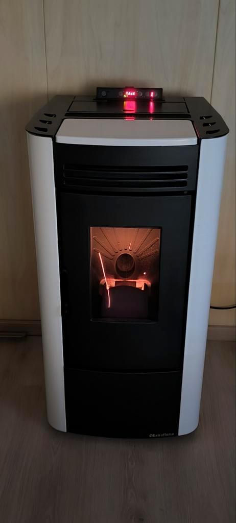 Pelletkachel La Nordica extraflame ketty 7.2kw, Maison & Meubles, Poêles, Poêle à granulés, Enlèvement