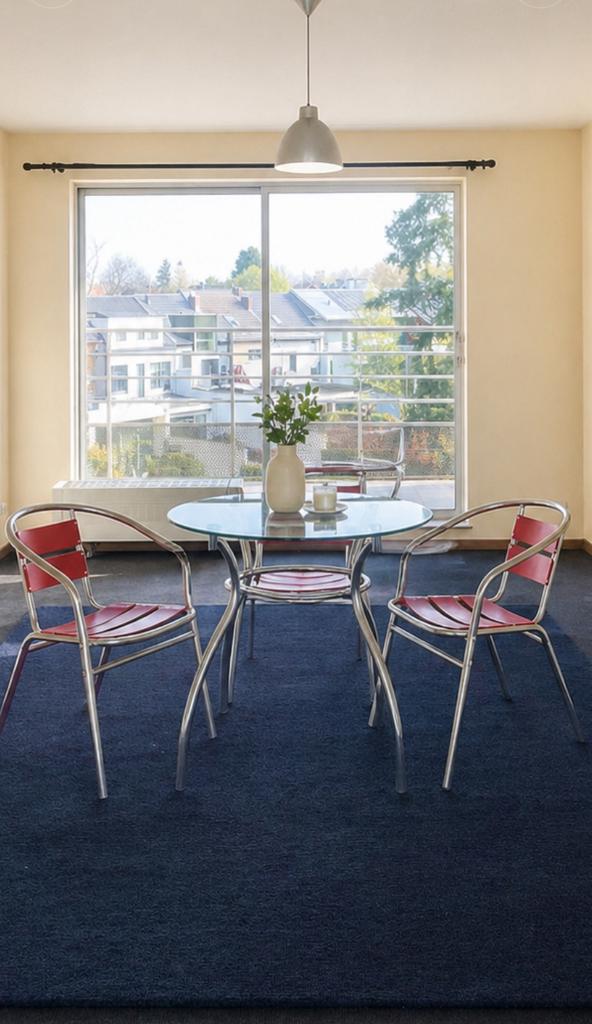 Glazen eettafel / bistroset met 3 stoelen, Ophalen, Zo goed als nieuw, Rond, Metaal