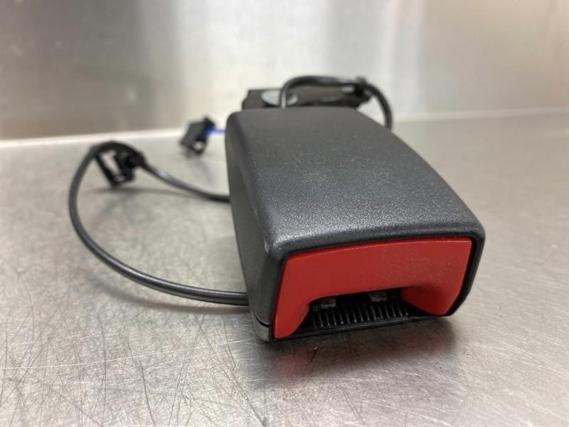 BOUCLE DE CEINTURE ARRIÈRE DROIT Daewoo / Chevrolet Aveo, Utilisé, Daewoo