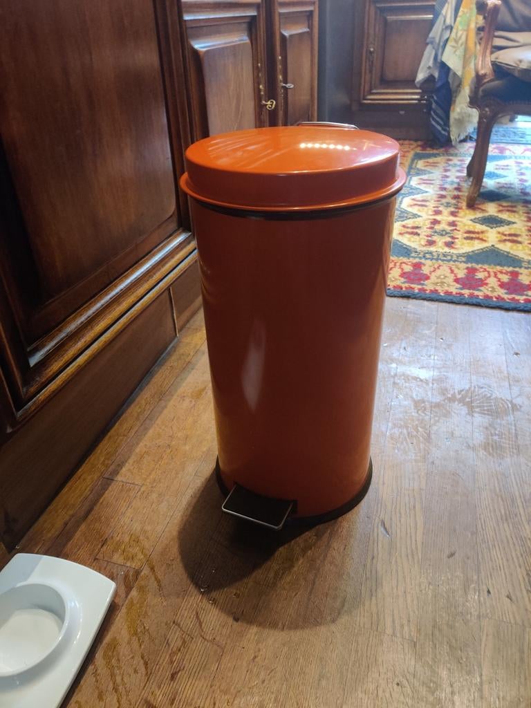 Vuilnisbak in retro oranje kleur., Huis en Inrichting, Woonaccessoires | Prullenbakken, Ophalen