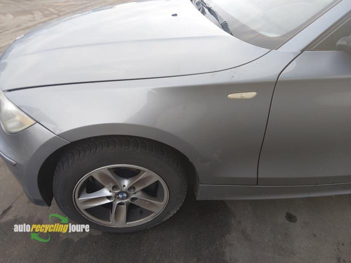 Aile avant gauche d'un BMW 1-Serie (A18), Autos : Pièces & Accessoires, -, -, 3 mois de garantie, Utilisé