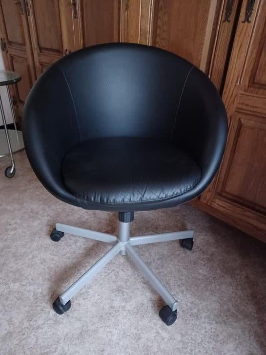 Bureauzetel Ikea  SKRUVSTA zwart, Huis en Inrichting, Ophalen, Zo goed als nieuw