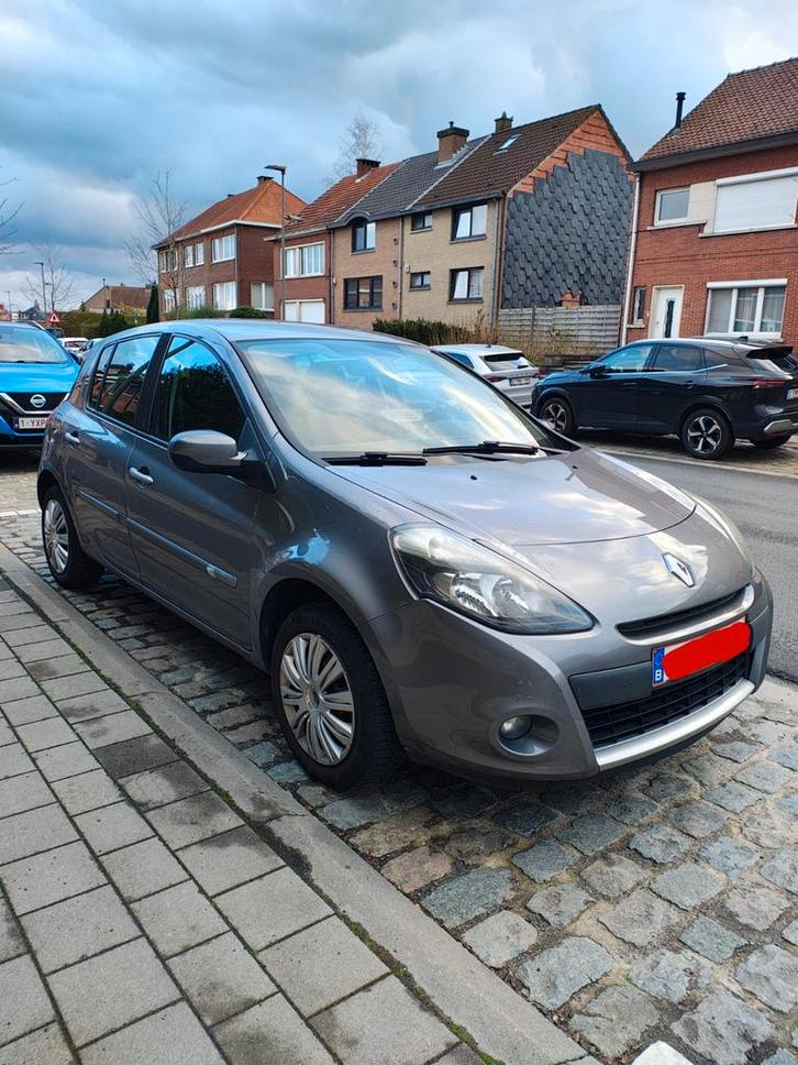 Renault clio 2012 essence (prête à immatriculée), Auto's, Renault, Bedrijf, Clio, Benzine, Euro 5, Berline, 5 deurs, Handgeschakeld