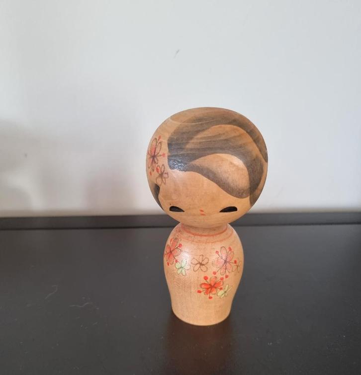 Kokeshi doux signé, Antiquités & Art, Art | Sculptures & Bois, Envoi