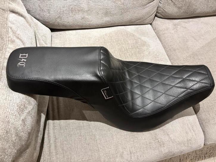 Zadel harley davidson lowrider m8 softail, Motoren, Onderdelen | Harley-Davidson, Ophalen of Verzenden