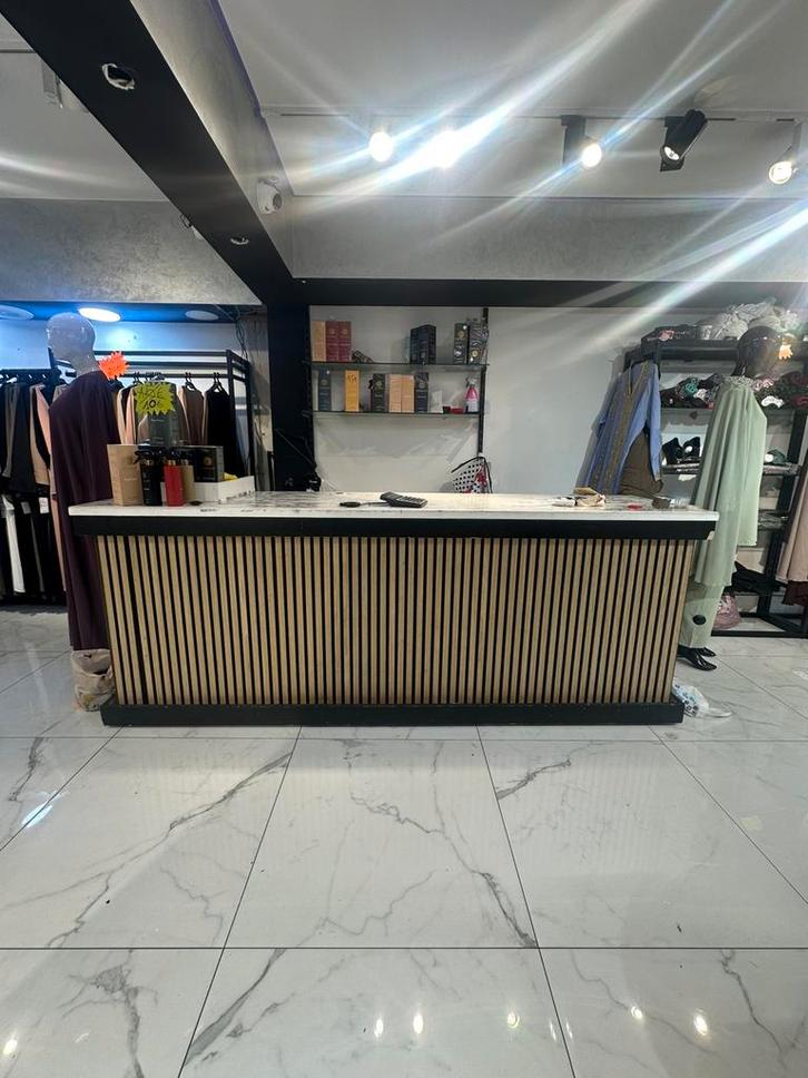 winkelinrichting kledingzaak te koop, Zakelijke goederen, Kantoor en Winkelinrichting | Winkel en Inventaris, Ophalen