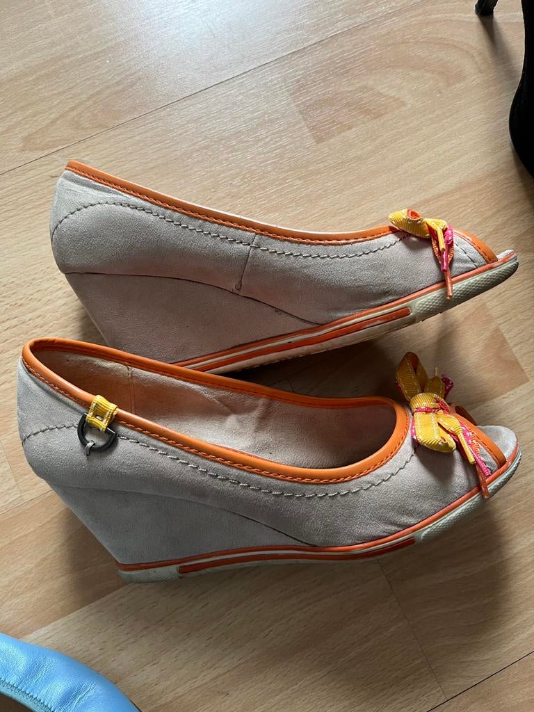 Chaussures d'été à talons traîneaux de Marco Tozzi taille 38, Vêtements | Femmes, Chaussures, Enlèvement ou Envoi, Comme neuf