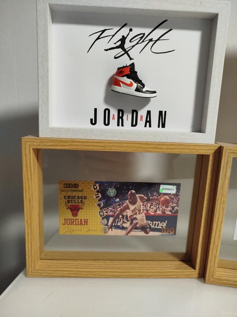 Gouden en zilveren Michael Jordan en Kobe Bryant, Ophalen