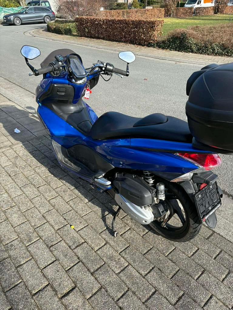 Honda pcx 125cc, Motos, Motos | Honda, Particulier, Scooter, jusqu'à 11 kW, Permis Moto A1 minimum, Automatique, Occasion, Occasion