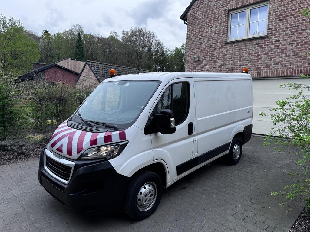 Peugeot Boxer 2.2 hdi, TVA, 220v, Climatisation,cruise, Navi, Achat, 3 places, Boîte manuelle, Noir