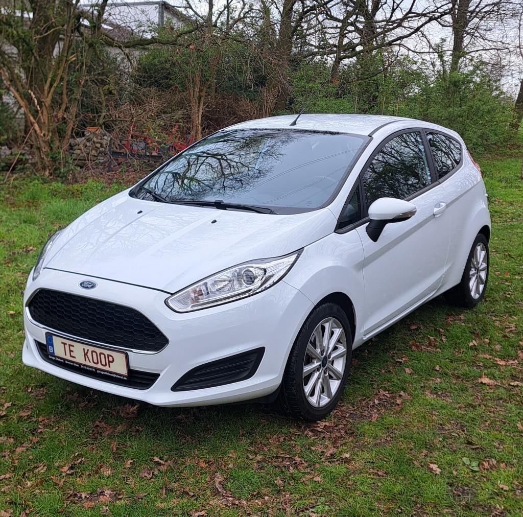 Ford Fiesta: 98.000km +airco +jaar garantie +groot nazicht!!, Voorwielaandrijving, Stof, 4 cilinders, Wit