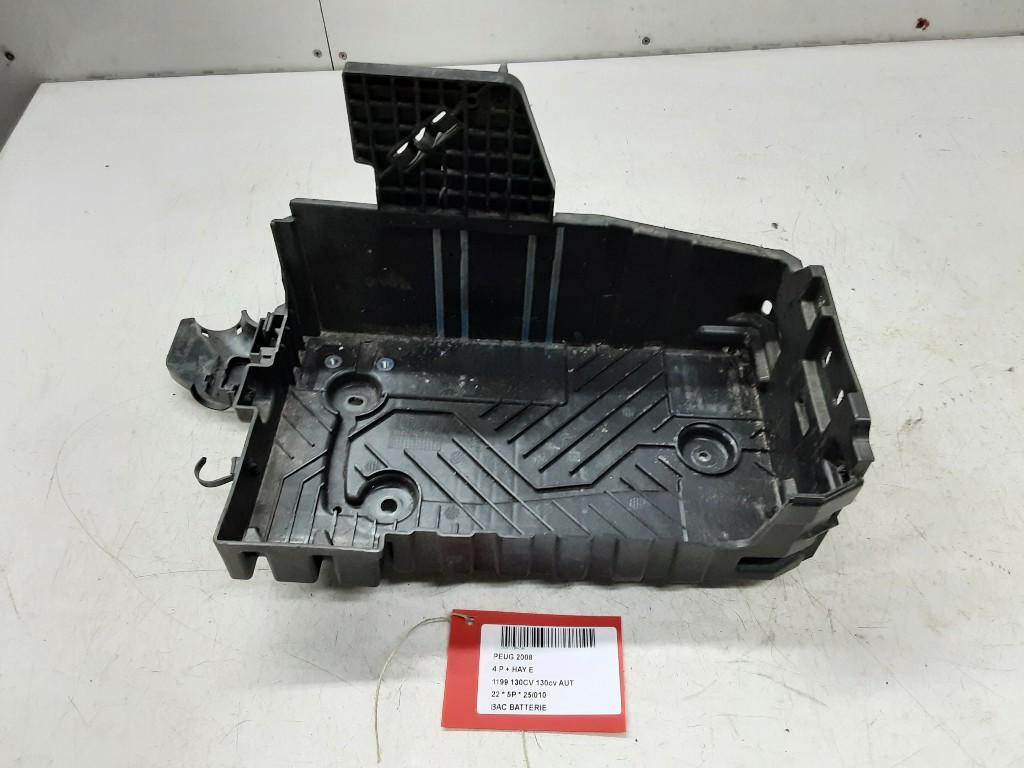 ACCUBAK Peugeot 2008 (UD / UK / UR / US / UX) (9823533180), Gebruikt, Mevr. I. Hauben, Rue de l'Espoir 34 34
4030  GRIVEGNÉE, BE