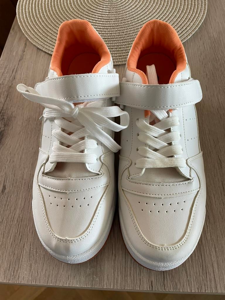 Sneakers wit maat 40, Kleding | Dames, Ophalen of Verzenden, Zo goed als nieuw, Wit, Sneakers