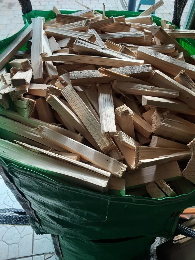 Deux  Big bag de bois  d’allumage, Jardin & Terrasse, Moins de 3 m³, Enlèvement, Autres essences de bois, Troncs d'arbres