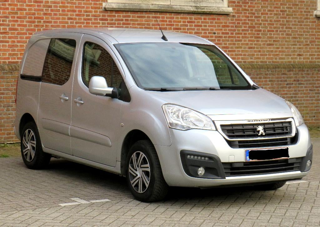 Peugeot Partner 2015 Navi Airco Pdc 117.500 Km, Auto's, Peugeot, Particulier, Partner, ABS, Airbags, Airconditioning, Alarm, Apple Carplay