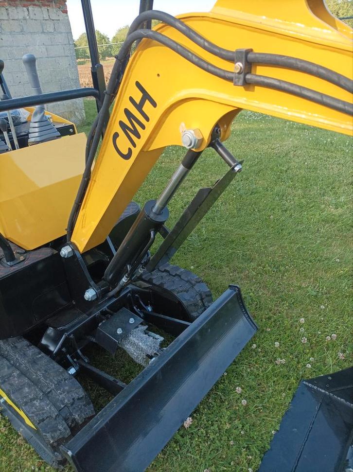 Mini-pelle diesel 1 tonne, godet de 80 cm et attache rapide, Jardin & Terrasse, Tondeuses à gazon, Enlèvement