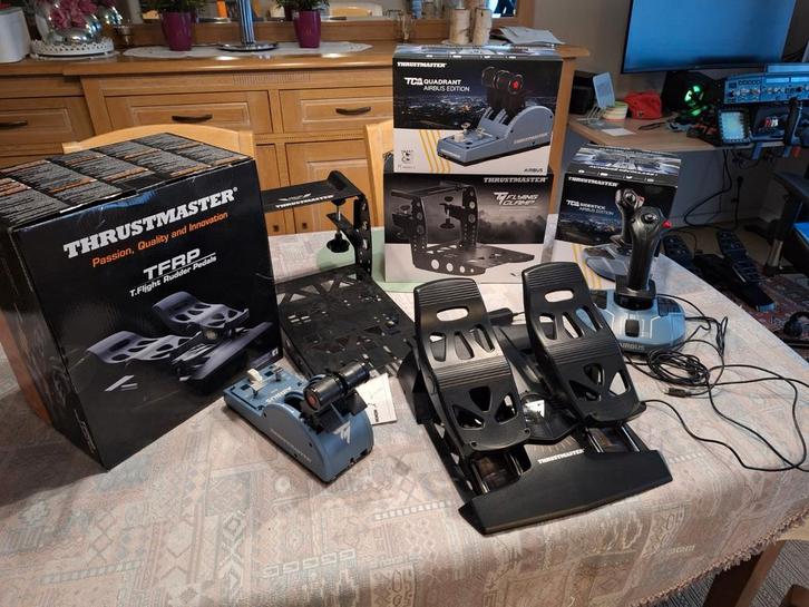 Thrustmaster flightsim gear, Computers en Software, Joysticks, Ophalen