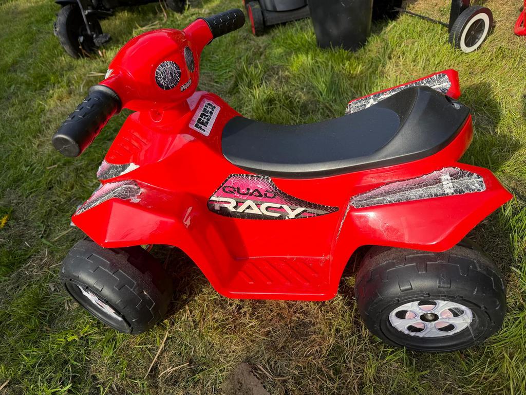 Quad électrique enfant Feber Quad Racy — avec chargeur, Enlèvement, Utilisé