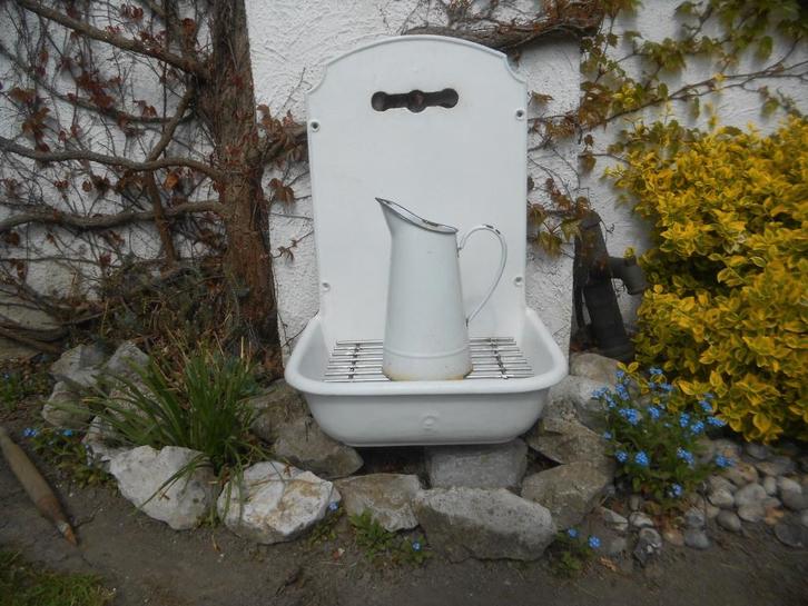 Oude geëmailleerde gietijzeren fontein (terras, veranda). TT, Tuin en Terras, Waterpartijen en Fonteinen, Fontein, Gietijzer, Ophalen of Verzenden
