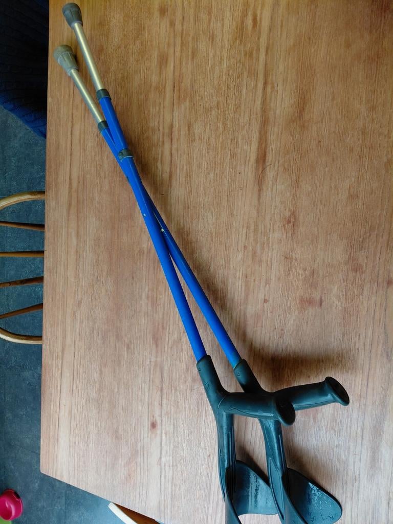 Krukken, verpleegmiddel, Diversen, Ophalen