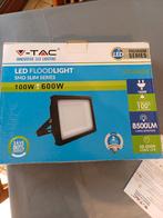 Nouveau projecteur LED 100w 8500 Lm 220 volts, Bricolage & Construction, Éclairage de chantier, Enlèvement, Neuf, 50 à 200 watts