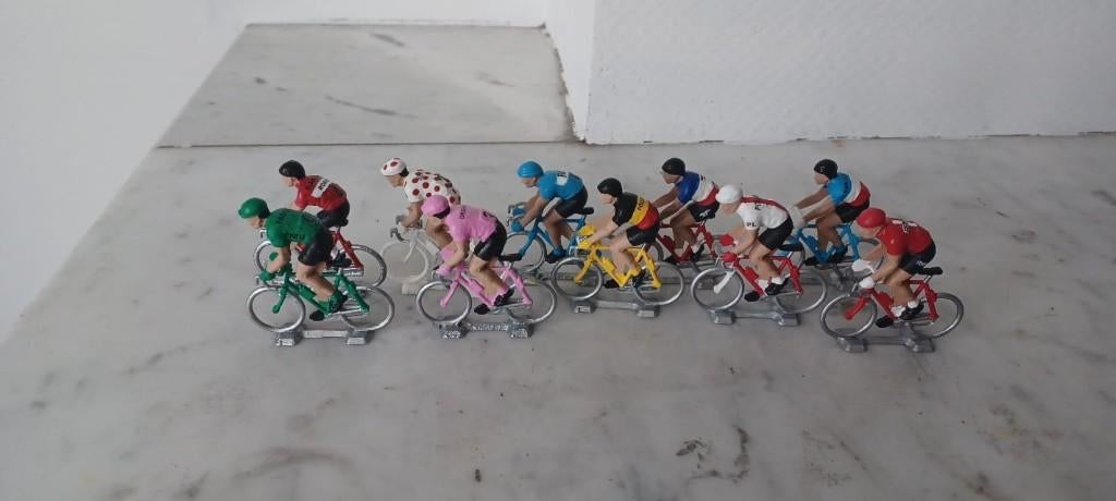 cyclistes miniatures en maillots rétro, Enlèvement ou Envoi