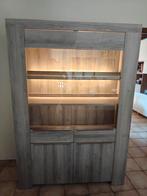 Vitrinekast, Ophalen