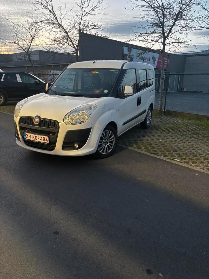 Fiat Doblo 2012, Autos, Fiat, Particulier, Doblo, ABS, Phares directionnels, Régulateur de distance, Airbags, Air conditionné