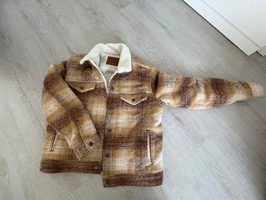 Levis typa III sherpa trucker jacket, Ophalen, Zo goed als nieuw, Maat 48/50 (M), Beige
