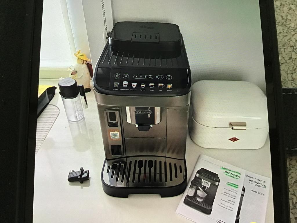 Dëlonghi magnifica EVO, Electroménager, Neuf, Autres modèles, Réservoir d'eau amovible, Café en grains
