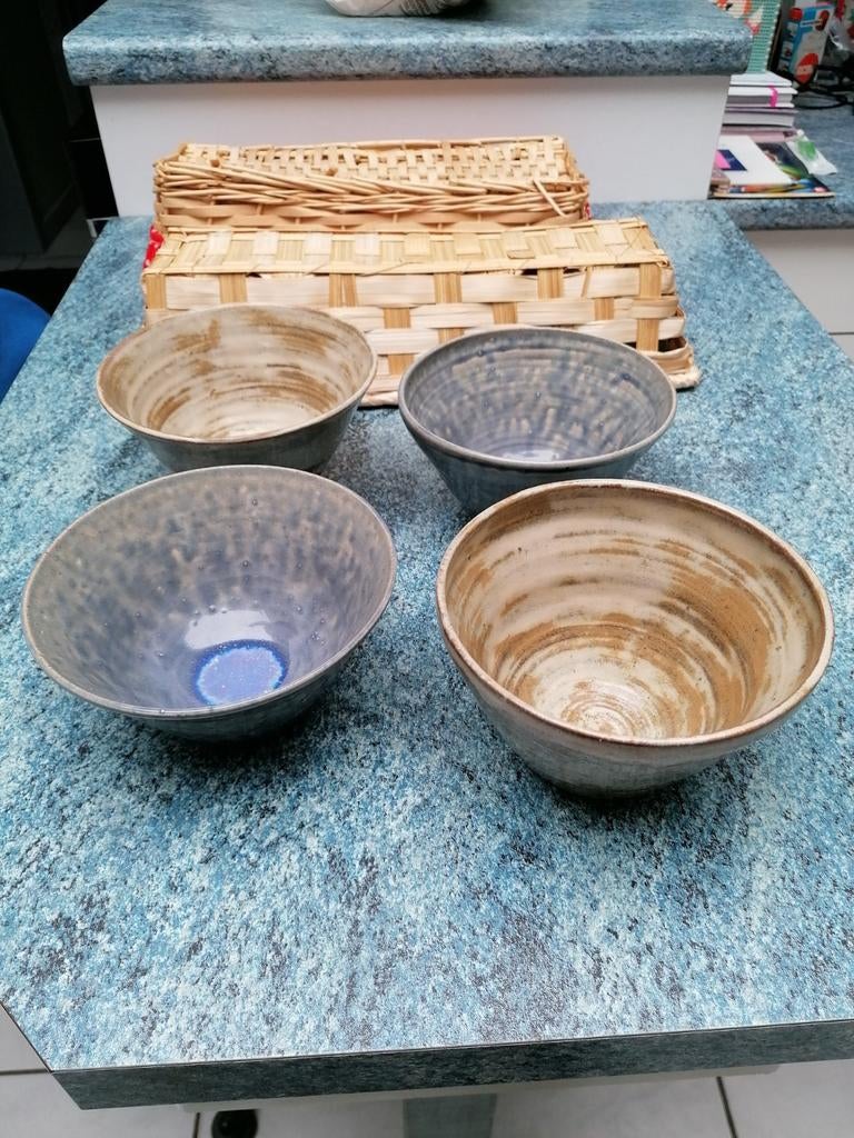Set van 4 handgemaakte keramieken kommen. Topstaat, Huis en Inrichting, Woonaccessoires | Schalen en Manden, Ophalen
