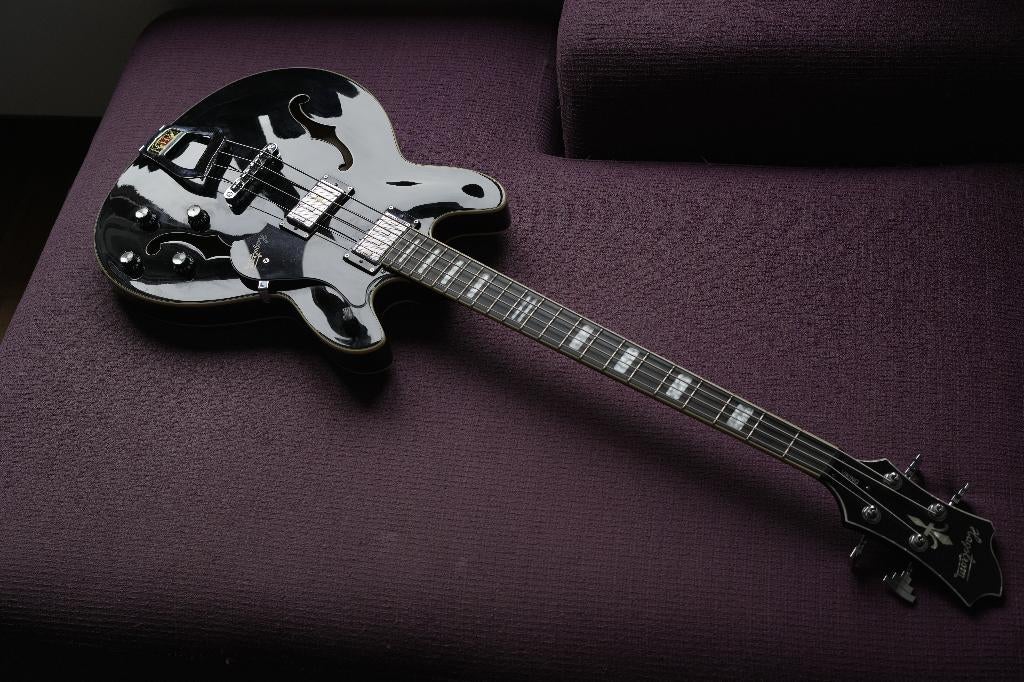 HAGSTROM Viking Basse + caisse, Musique & Instruments, Instruments à corde | Guitares | Basses, Utilisé, Semi-acoustique, Enlèvement