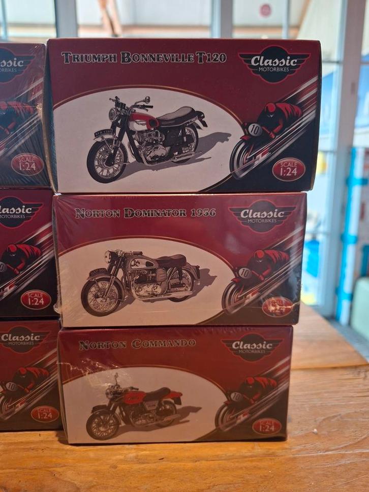 Atlas classic motorbikes 1/24 12 stuks, Hobby en Vrije tijd, Modelauto's | 1:24, Nieuw, Motor, Overige merken, Ophalen