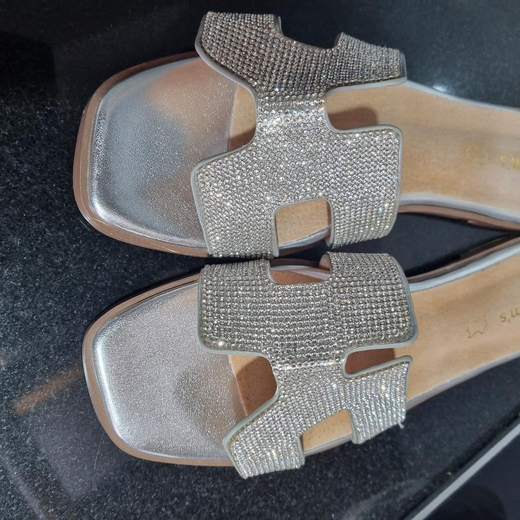 Clapettes argentées ( moins 40 %), Neuf, Enlèvement ou Envoi, Autres couleurs, Sandales et Mûles