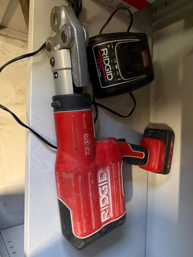 Pince à étrangler Hilti, Bricolage & Construction, Enlèvement, Utilisé