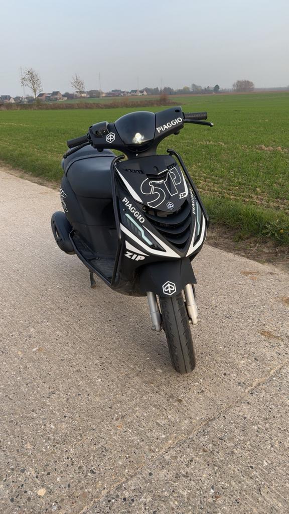 Piaggio zip 50cc a-klasse 4t iget, Fietsen en Brommers, Scooters | Piaggio, Zo goed als nieuw, Zip, Ophalen