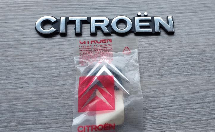 2 oude emblemen van Citroën, Verzamelen, Merken en Reclamevoorwerpen, Zo goed als nieuw, Overige typen, Verzenden