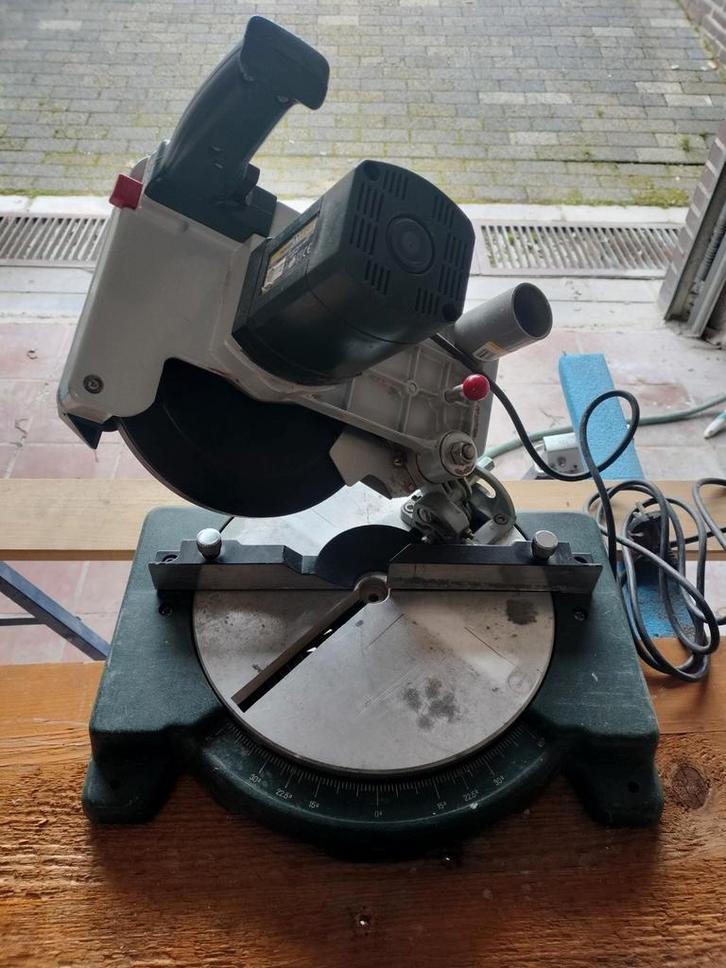 Verstekzaag afkortzaag, Doe-het-zelf en Bouw, Gereedschap | Zaagmachines, Zo goed als nieuw, Afkortzaag, 600 tot 1200 watt, 30 tot 70 mm
